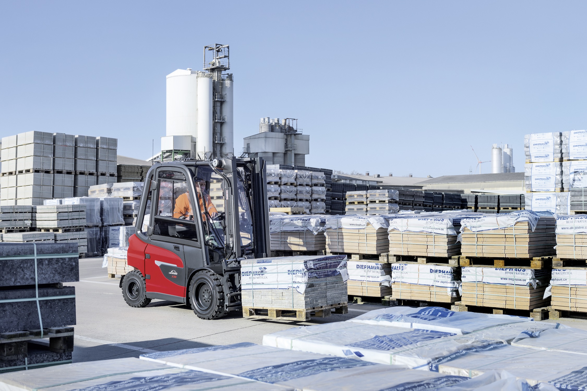 X35 elektrische heftruck bij bouwbedrijf