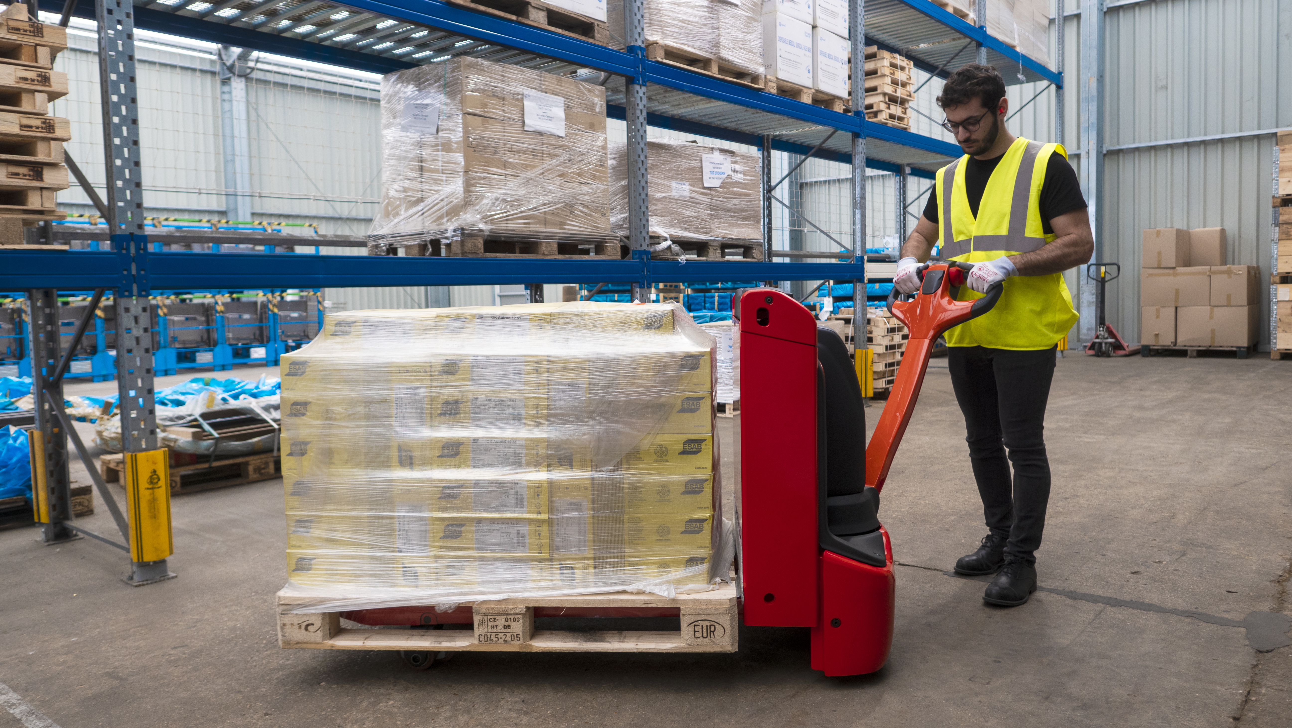 Linde T14 pallet truck