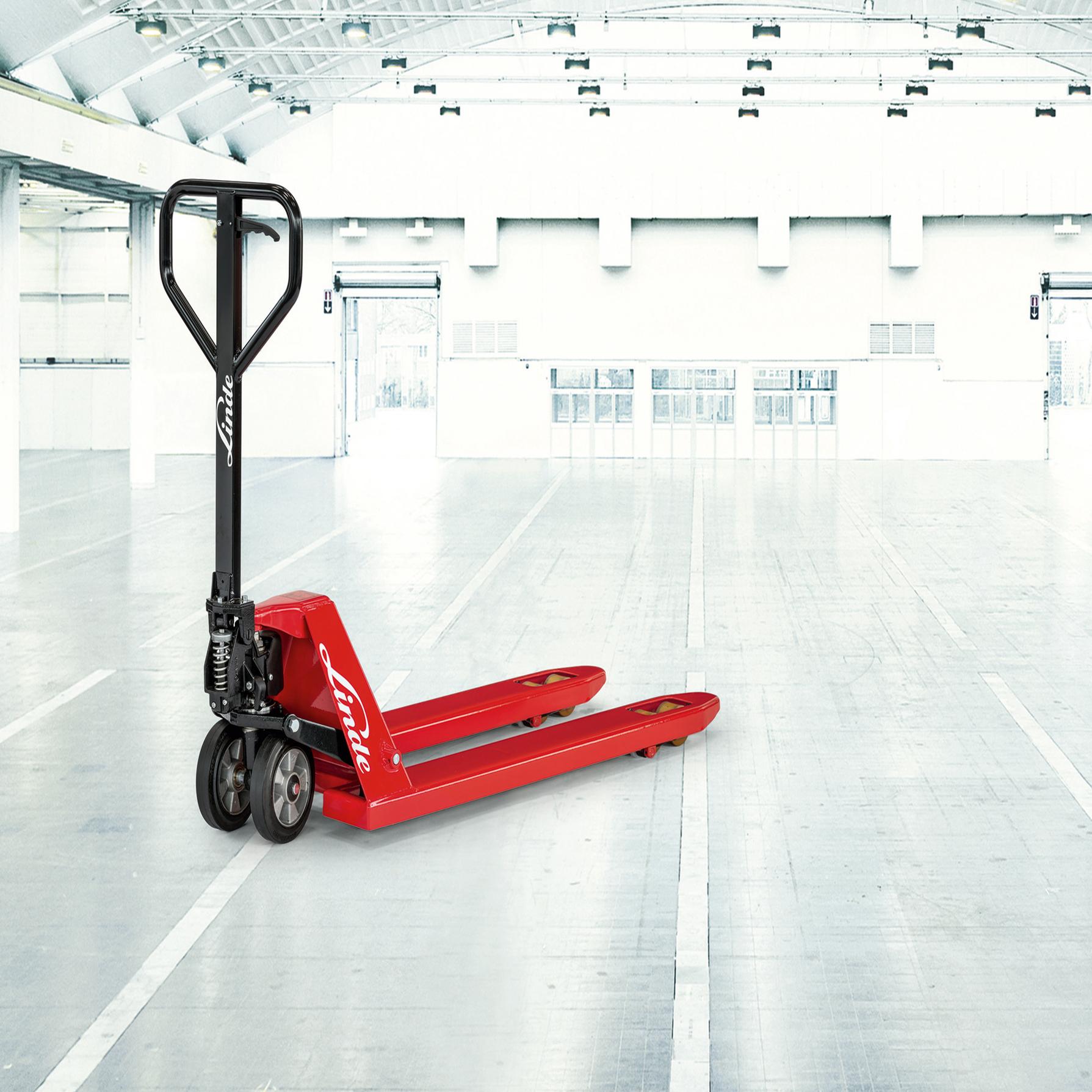 Linde M25 pallettruck in Lichte loods