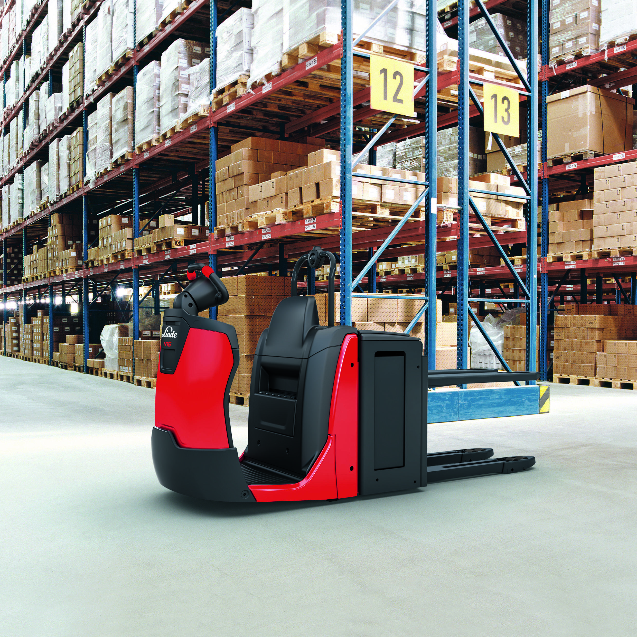 Linde N16 Li orderpicker in warehouse