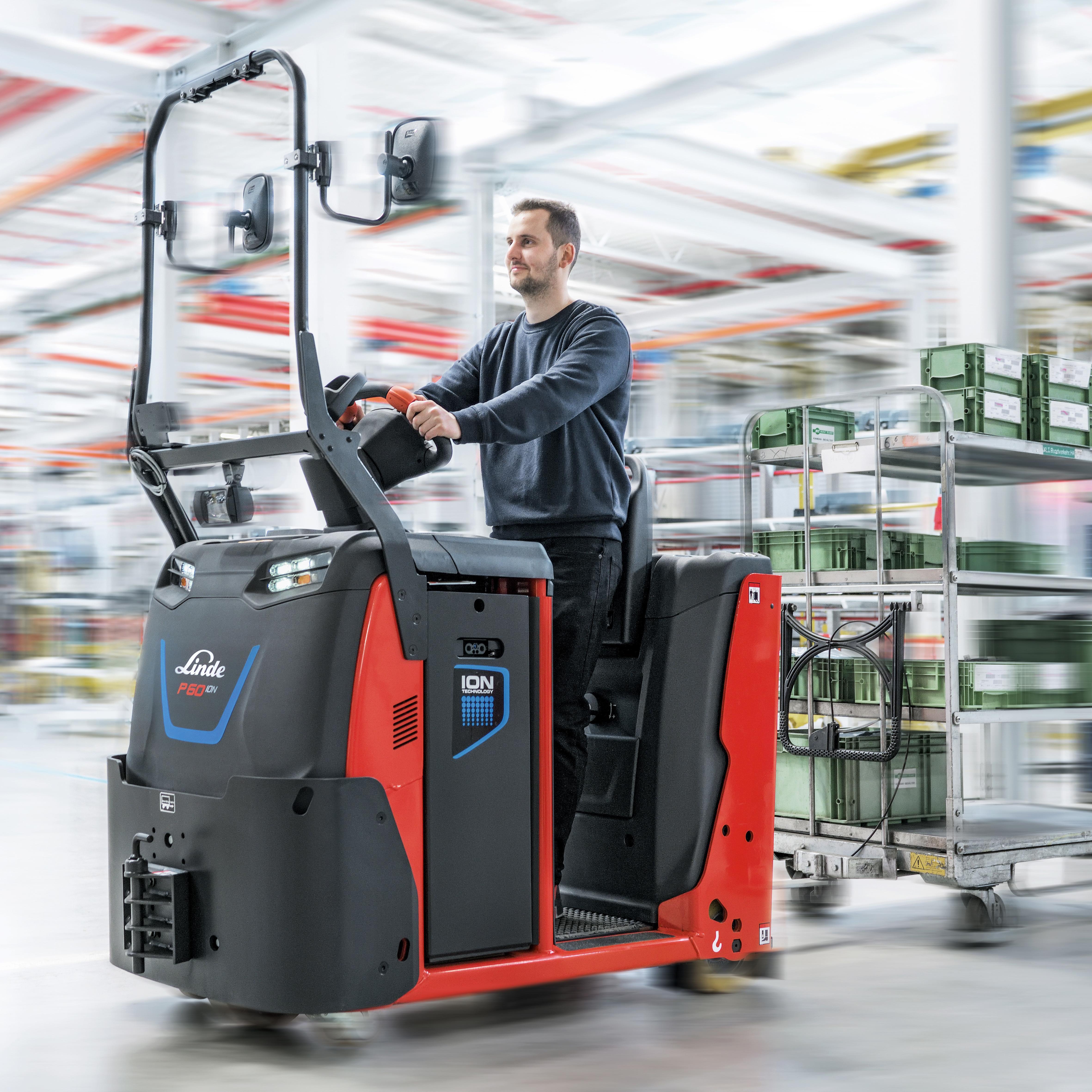 Linde P60 C elektrische trekker Li-ION met aanhanger