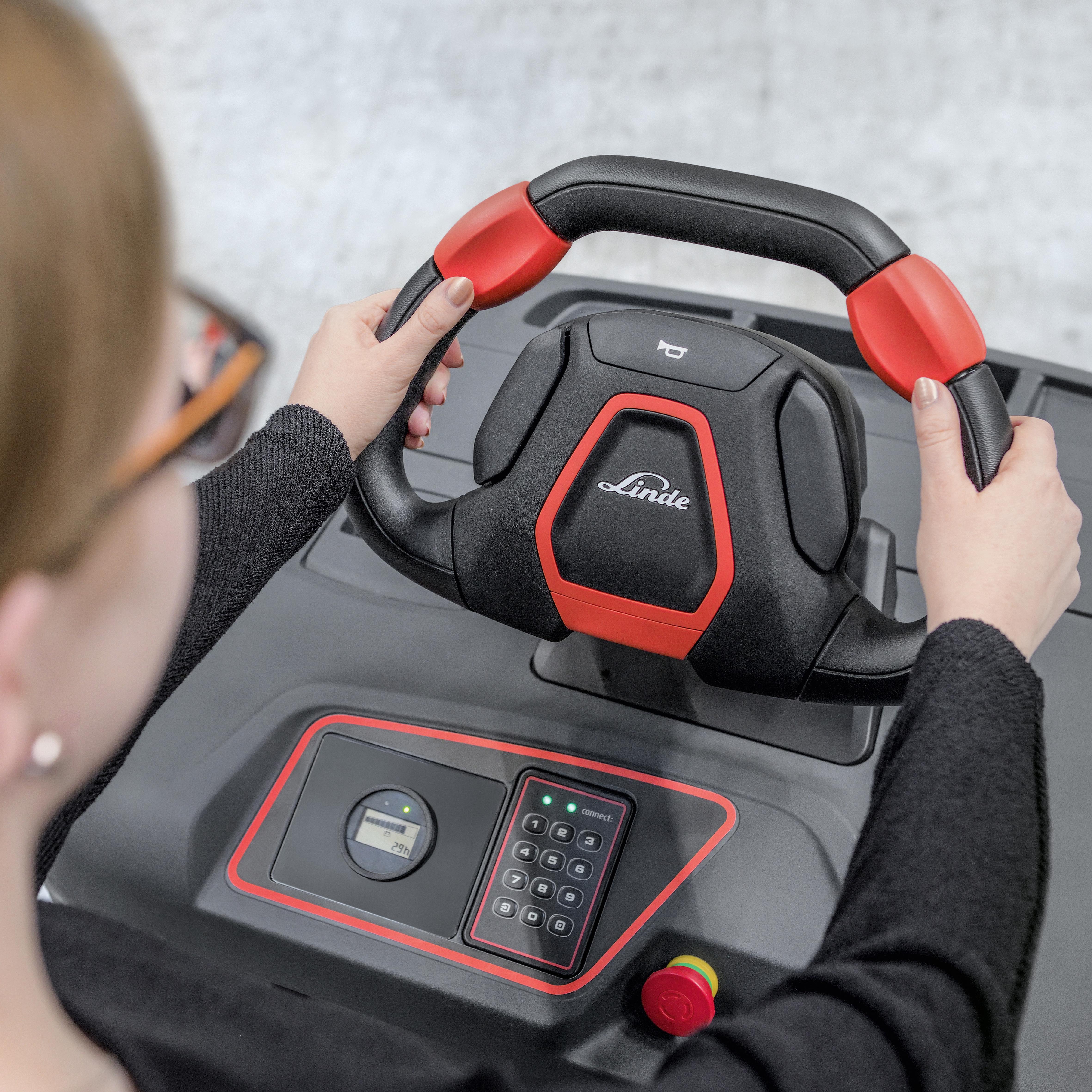 Linde P60 C elektrische trekker stuur en bedieningsknoppen