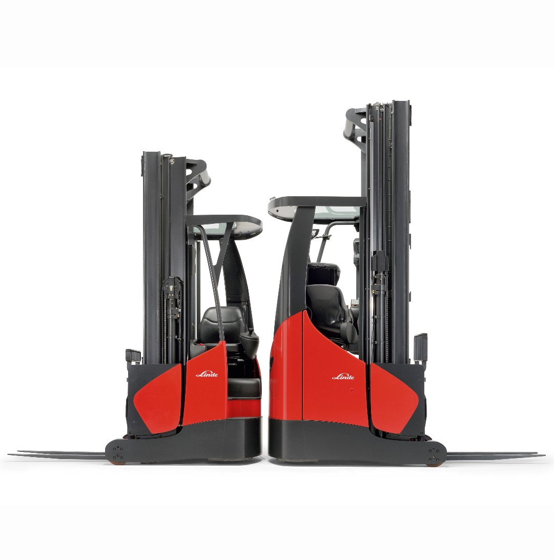 Linde R14 X en R17 X reachtruck naast elkaar zijkant