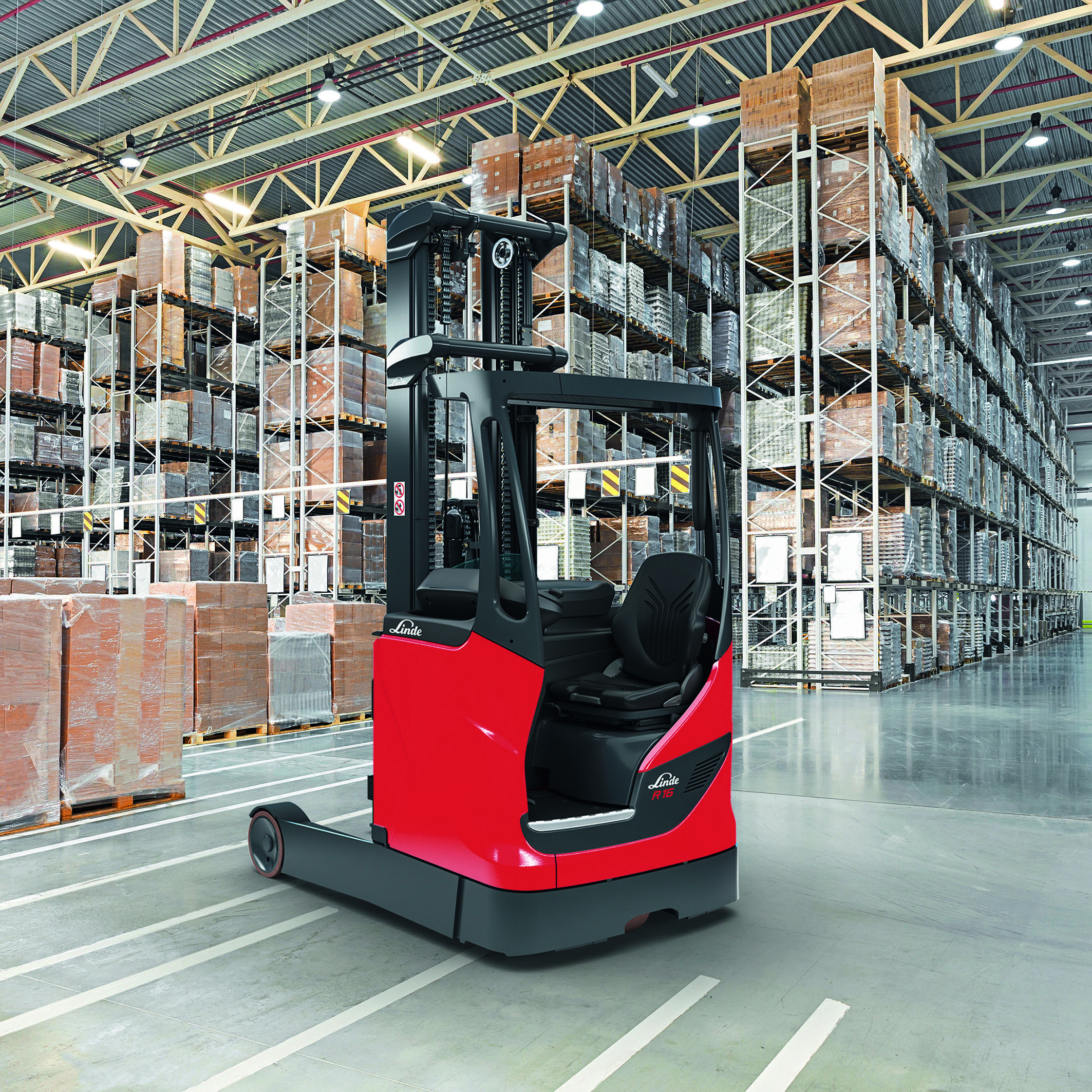 Linde R16 B Reachtruck in warehouse
