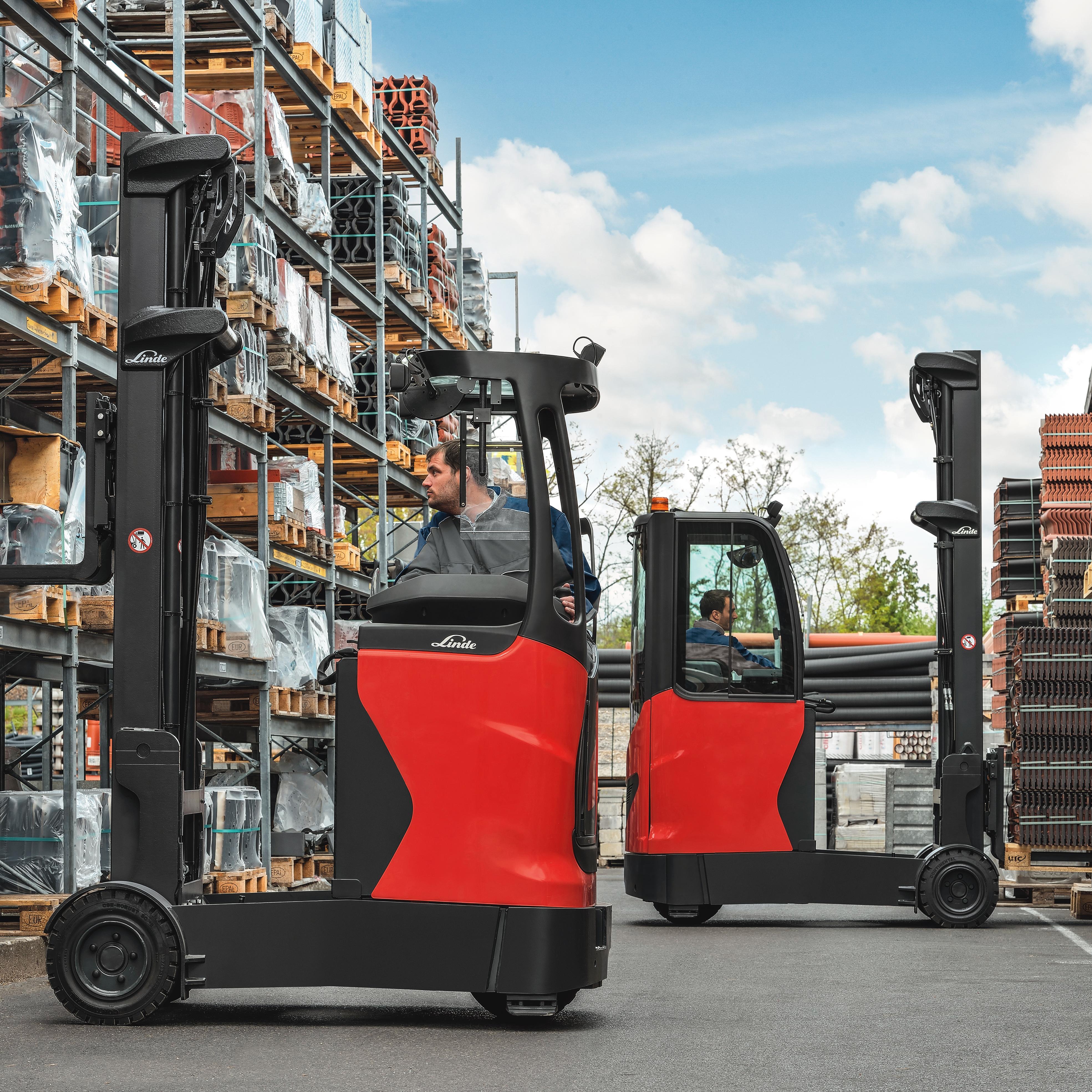 Linde R16 reachtrucks bij dakpannen bedrijf