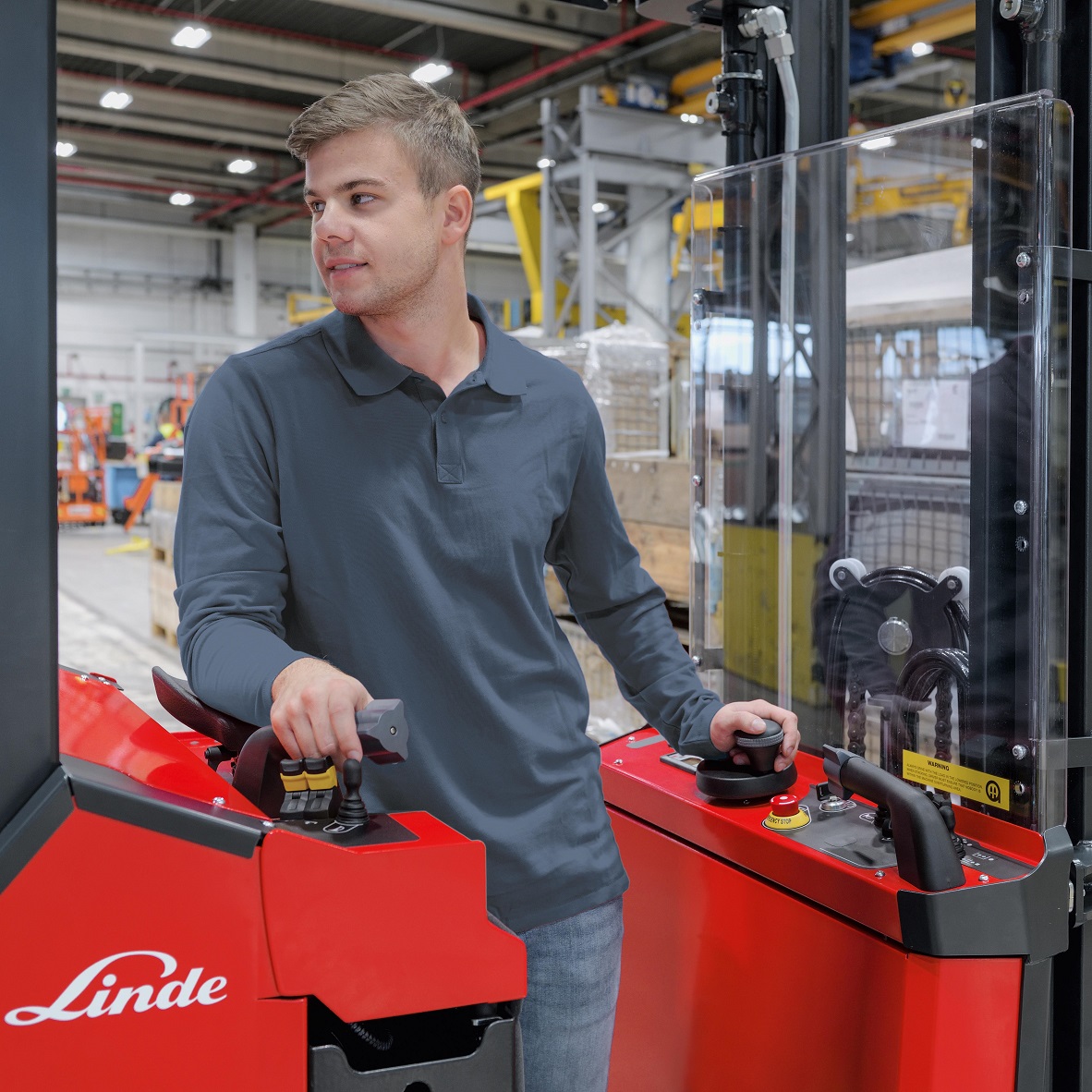 Linde elektrische heftruck E10 in actie_2