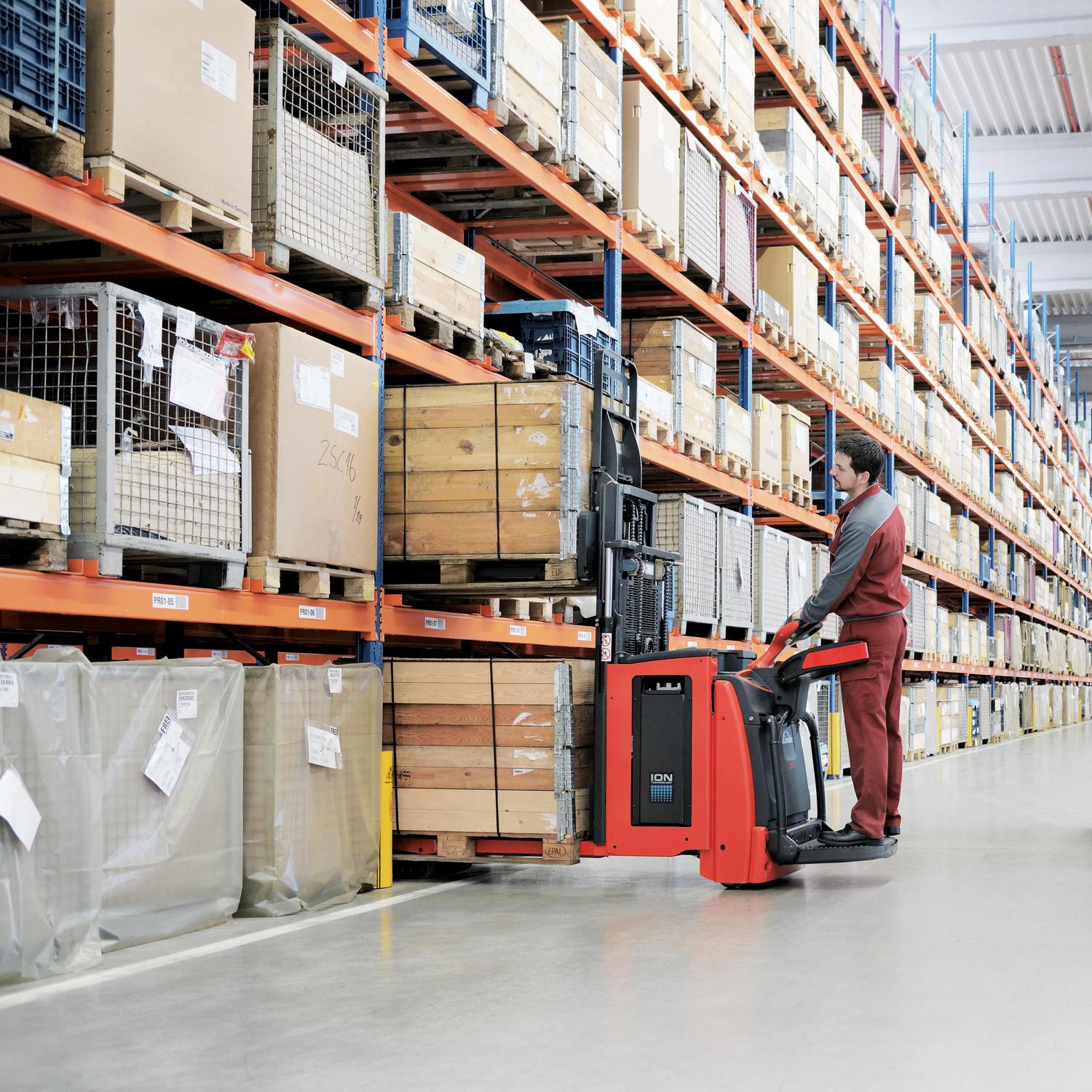 Linde stapelaar D10 AP magazijn transport