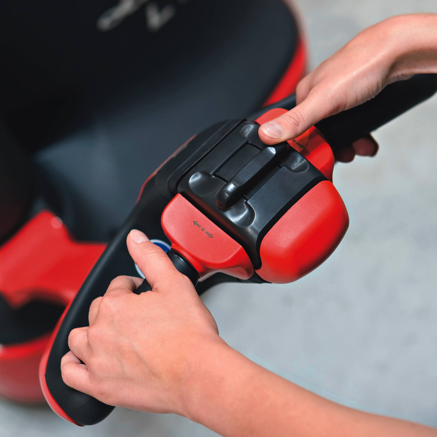 Linde stapelaar L10 L12 detail bediening disselkop