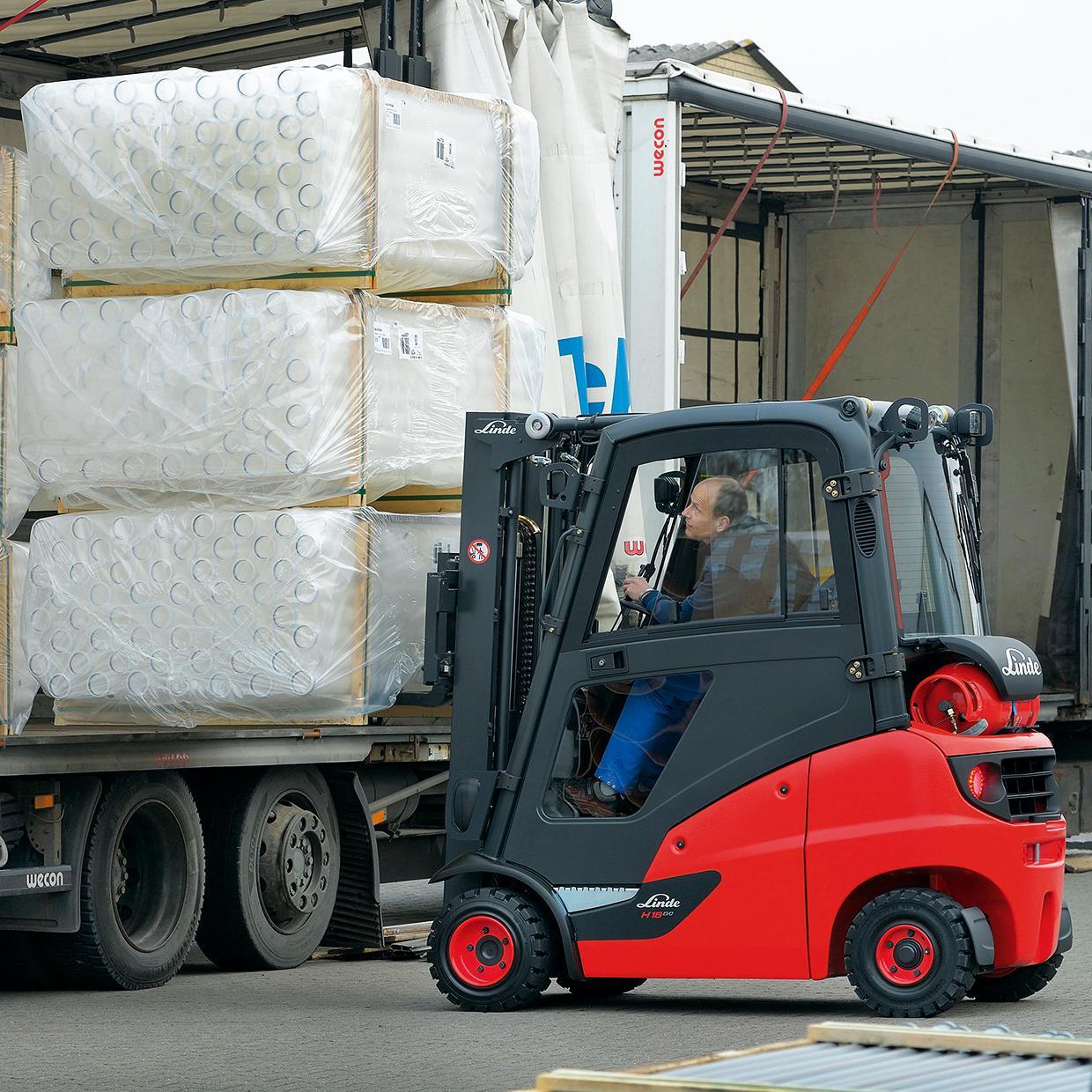 Linde thermische IC heftruck H14 H20 EVO buiten transport uitladen vrachtwagen