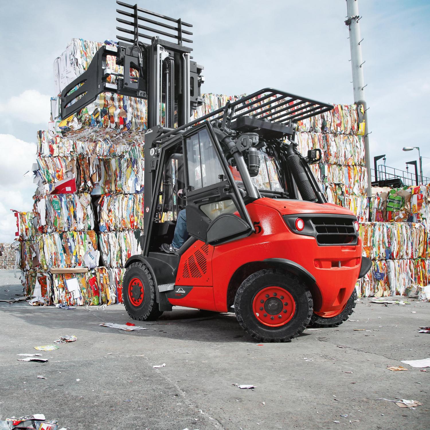 Linde thermische IC heftruck H40 H50 EVO gesloten cabine stapelen buiten papier recyclage