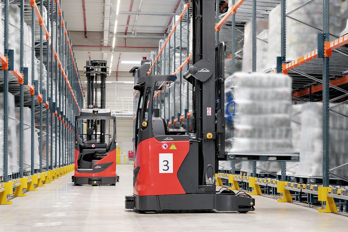 Linde R-Matic - persbericht awardwinnaars - Truck in gebruik in magazijn