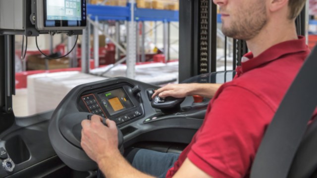 reach_trucks-R20-multifunctionele hendel- veiligheid