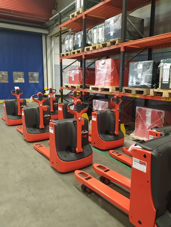 10 nieuwe Linde elektrische pallettrucks voor Melis Logistics
