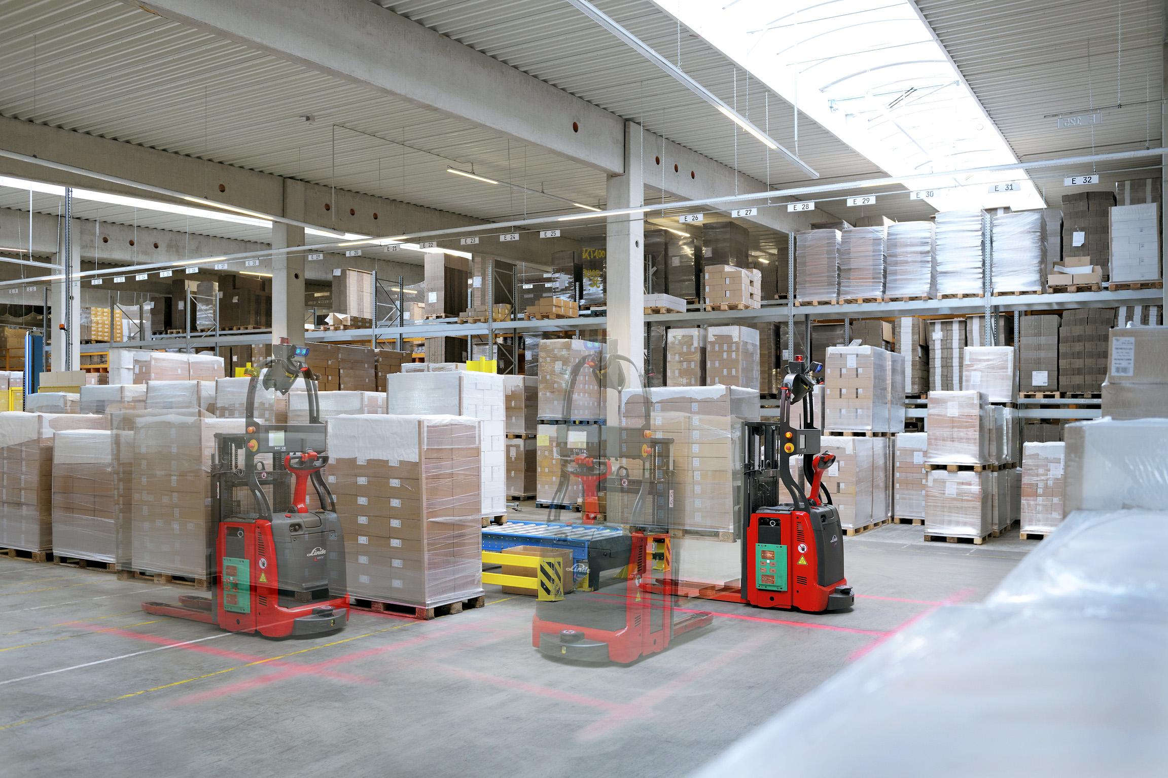 Linde L-Matic AGV's